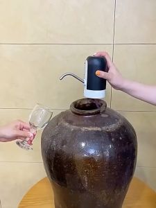 Máy bơm hút bình nước lọc đầu vòi INOX 304 Vòi bơm nước tự động cắm sạc USB Hút Rươu nước bình chỉ cần 1 nút nhấn