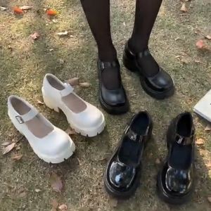 รองเท้าแมรี่เจน Mary Jane สำหรับผู้หญิงสไตล์อังกฤษหัวรองเท้ารอบฝรั่งเศสหนาออกแบบให้ดูสวยขึ้นสไตล์ญี่ปุ่นซิงเกิ้ลเล็กและเป็นที่นิยม