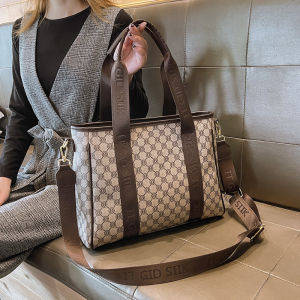Hong Kong Brand Womens Bag 2025 Summer New Large Capacity Wide Shoulder Strap Single Shoulder Bag Crossbody Bag Tote Bag Commuter Bag