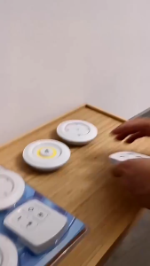 Bộ 3 Đèn Led Cảm Ứng Hồng Ngoại Siêu Sáng Thông Minh Dán Tường Tiện Lợi+ Tặng Kèm Điều Khiển Có Hẹn Giờ