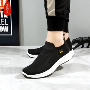 Fasion Mens Walking Shoes Black Slip on Sock Sneakers For men Jogging Lightweight Casual Mesh Lazy Loafers Shoes
