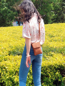 กระเป๋าใส่โทรศัพท์มือถือผู้หญิงสีพื้น กระเป๋าสะพายข้างแบบจั๊มส์สไตล์เกาหลี กระเป๋าใส่เหรียญขนาดเล็กแบบตั้งได้ กระเป๋าสะพายข้างแบบผ้าลายดอกไม้