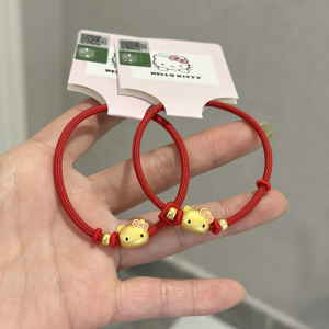 ริบบิ้นสีแดงน่ารัก Sanrio Kawaii สร้อยข้อมือโลหะสำหรับผู้หญิง ติดผม ของขวัญเพื่อนสาว รูปทรง 3 มิติ วัสดุโลหะผสม