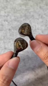 [ สินค้าใหม่ ]  VIVAN หูฟังกึ่งอินเอียร์ เสียงแบบสเตอริโอ เบสทรงพลัง เสียงคุณภาพสูง สวมใส่สบาย มีปุ่มมัลติฟังก์ชั่น