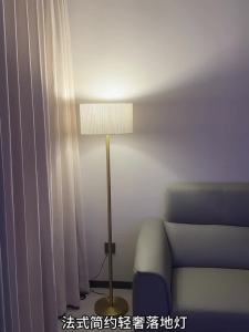 Standing Lamp Bedroom Floor Lamp Living Room Standing Lamp Nordic Standing Light Floor Lamp Stand Pleated Floor Lamp Living Room Light Luxury High Sense 落地灯