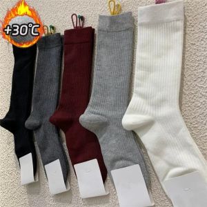 ฤดูหนาวร้อน🔥ถุงเท้ายาวสีแดงย้อนยุคถุงเท้าอเนกประสงค์แนวเรโทรทึบสีอบอุ่นผู้หญิงหญิงสาวสำหรับฤดูหนาวถุงเท้าเครื่องประดับแฟชั่น