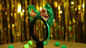 Light Up Christmas Green Bow Headbands Gold Glitter Bowknot Hair Accessories LED St Patricks Day Hairband for Women