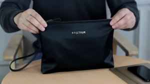 323กระเป๋าถือผ้าไนลอน Oxford ความจุขนาดใหญ่สำหรับผู้ชาย กระเป๋าถือแบบสะพายไหล่แบบลำลอง สไตล์ยุโรป กระเป๋าสะพายข้างแบบมีซิป