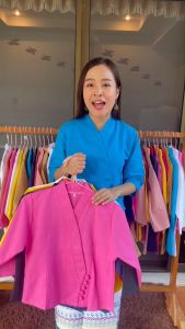 เสื้อพื้นเมืองผู้หญิงกระดูม 5 เม็ดแขนสามส่วนสีขาว