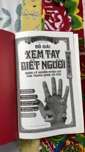 Sách - combo 2c Đồ giải xem tay biết người (bìa mềm) + Đồ giải xem tướng biết người (bìa mềm)
