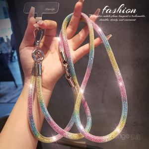 สร้อยคอโทรศัพท์แบบยาวประดับคริสตัล กระเป๋าสะพายข้างแบบสะพายข้างสำหรับผู้หญิง สายรัดข้อมือแบบมีฟังก์ชันหลายอย่าง สายรัดโทรศัพท์แบบป้องกันการสูญหาย