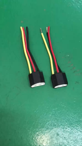 2pcs H4 Ceramic Socket Headlamp Headlight Head Lamp Light Halogen Bulb Socket Cable Wire Holder Plug Adapter Connector