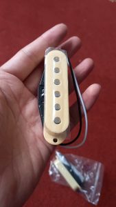 Pickup đơn Kèm Phụ Kiện Gắn Cho Đàn Ghita Điện