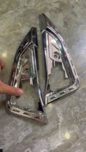 Cặp ốp gác chân sau SH 2020 đến 2024 dòng 125i 150i 160i bằng nhựa xi giống inox và cacbon phụ kiện gắn ngoài xe