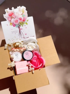 Set Quà Sinh Nhật Cho Nữ Tặng Bạn Gái Người Yêu Bạn Thân Tốt Nghiệp - Combo Son Dưỡng Thiên Nhiên