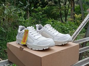 Rumaos sepatu ujung besi kets tactical putih laboratorium