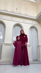 Naureen Couple Mom & Kids Bahan Crinkle Apk Swarovski Gamis Ibu Dan Anak Perempuan Usia 10-12 Tahun