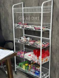 Kệ để hàng tạp hoá 5 tầng có bánh xe  Giá kệ để hàng 5 tầng có bánh xe ( Cao 1m5 x Dài 70cm x Rộng 30cm )