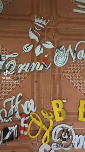 Cao 15cm Chữ Alu Vàng Gương dày 3mm Flamenco dán tường biển quảng cáo