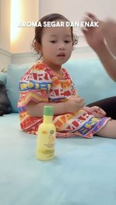 6 botol Minyak kemiri rambut PAKET hemat Halal MUI & BPOM FORA 65ml Natural Baby Hair Growth Oil\\n\\n Apa itu Minyak Alami untuk Pertumbuhan Rambut?\\nMinyak alami untuk pertumbuhan rambut adalah produk perawatan rambut yang terbuat dari bahan-bahan alami yang memiliki khasiat untuk mempercepat pertumbuhan rambut dan menjaga kesehatan rambut. Beberapa contoh minyak alami yang sering digunakan untuk perawatan rambut antara lain minyak kelapa, minyak zaitun, minyak kemiri, dan minyak lidah buaya.\\n\\n Manfaat Minyak Alami untuk Rambut\\nMinyak alami memiliki berbagai manfaat bagi rambut, seperti:\\n\\n- Mencegah kerontokan rambut\\n- Membantu pertumbuhan rambut yang lebih cepat\\n- Mengurangi ketombe\\n- Melembabkan rambut\\n- Menyehatkan kulit kepala\\n\\n Perbedaan Minyak Alami dengan Produk Kimia\\nProduk kimia biasanya mengandung bahan-bahan sintetis yang dapat merusak rambut dan kulit kepala jika digunakan dalam jangka panjang. Sedangkan minyak alami merupakan pilihan yang lebih aman dan alami untuk perawatan rambut.\\n\\n Kelebihan Paket Hemat FORA 65ml\\nPaket hemat FORA 65ml adalah produk minyak kemiri rambut yang telah terdaftar di BPOM dan halal MUI. Berikut ini beberapa kelebihan dari paket hemat FORA 65ml:\\n\\n- Mengandung minyak kemiri alami yang memiliki khasiat untuk mempercepat pertumbuhan rambut\\n- Sudah terdaftar di BPOM dan halal MUI\\n- Dapat digunakan untuk bayi dan anak-anak\\n- Harga yang terjangkau dengan isi 6 botol\\n\\n Mengapa Memilih Paket Hemat FORA 65ml?\\nPaket hemat FORA 65ml adalah pilihan yang tepat bagi Anda yang ingin merawat rambut dengan produk alami yang aman dan terpercaya. Dengan kandungan minyak kemiri alami, paket hemat FORA 65ml dapat membantu mempercepat pertumbuhan rambut dan menjaga kesehatan rambut.\\n\\n Keamanan dan Legalitas Paket Hemat FORA 65ml\\nPaket hemat FORA 65ml telah terdaftar di BPOM dan halal MUI, sehingga aman untuk digunakan. Selain itu, paket hemat FORA 65ml juga sudah melalui proses uji klinis yang ketat untuk memastikan kualitas dan keamanannya.\\n\\n Bagaimana Cara Menggunakan Minyak Kemiri Rambut Halal MUI?\\nBerikut ini langkah-langkah penggunaan minyak kemiri rambut halal MUI:\\n\\n1. Cuci rambut dan kulit kepala dengan shampo\\n2. Keringkan rambut hingga setengah kering\\n3. Oleskan minyak kemiri rambut halal MUI ke seluruh bagian rambut dan kulit kepala\\n4. Ratakan minyak kemiri rambut halal MUI dengan jari-jari tangan\\n5. Biarkan selama 30 menit hingga 1 jam\\n6. Bilas dengan air bersih\\n\\n Manfaat Penggunaan Minyak Kemiri untuk Bayi\\nMinyak kemiri rambut halal MUI juga aman digunakan untuk bayi. Berikut ini beberapa manfaat penggunaan minyak kemiri untuk bayi:\\n\\n- Mempercepat pertumbuhan rambut bayi\\n- Melembabkan kulit kepala bayi\\n- Mengurangi ketombe pada bayi\\n- Menyehatkan rambut bayi\\n\\n Kesimpulan dan Rekomendasi\\nPaket hemat FORA 65ml adalah produk minyak kemiri rambut yang aman dan terpercaya untuk merawat rambut. Dengan kandungan minyak kemiri alami, paket hemat FORA 65ml dapat membantu mempercepat pertumbuhan rambut dan menjaga kesehatan rambut. Untuk mendapatkan hasil yang maksimal, gunakan minyak kemiri rambut halal MUI secara rutin dan sesuai petunjuk penggunaan.\\n\\n Pentingnya Memilih Produk yang Tepat untuk Rambut\\nMemilih produk yang tepat untuk rambut sangat penting untuk menjaga kesehatan rambut dan kulit kepala. Pastikan untuk memilih produk yang aman dan terpercaya, seperti paket hemat FORA 65ml.\\n\\n Rekomendasi Produk untuk Pertumbuhan Rambut\\nSelain paket hemat FORA 65ml, ada beberapa produk lain yang dapat membantu mempercepat pertumbuhan rambut, seperti:\\n\\n- Minyak kelapa\\n- Minyak zaitun\\n- Minyak lidah buaya\\n- Shampo beras\\n\\nPilihlah produk yang sesuai dengan jenis rambut dan kebutuhan Anda.\n}