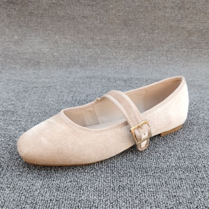 Retro Style Flat Bottom Shoes Pure Color Small Square Head Velvet Buckle Womens Shoes New Model Autumn Shoes Fashionable Flats