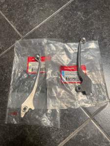 HANDLE HANDEL TUAS REM KANAN KIRI DEPAN BELAKANG BEAT SCOOPY KARBURATOR ORIGINAL