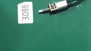 1pc N20 DC Gear Motor with Metal Bracket & Screws 3-6V High Torque Slow Speed Motor for DIY Robot & Toys