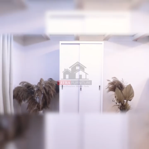 SHUMO Lemari Arsip Besi 4 Pintu Sliding Kaca Besi White Montana Series