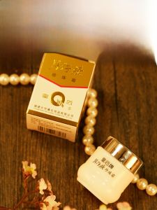 Queen Pearl Cream Moisturizing Brightening Hydrating Skin Care Product for Women Facial Nourishing Traditional Chinese Medicine