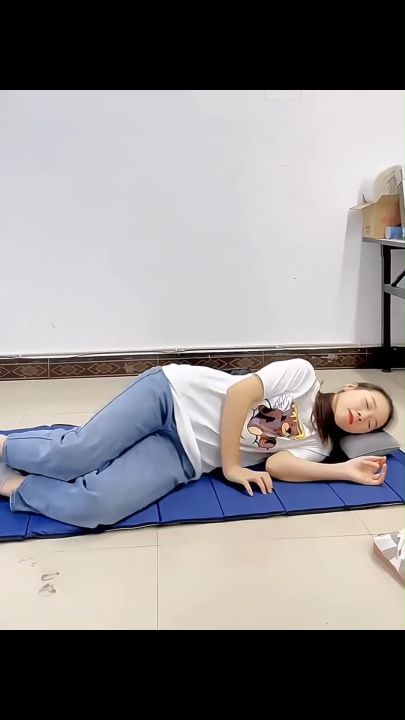 Nệm ngủ trưa văn phòng, đệm gấp văn phòng, nệm cá nhân gấp gọn du lịch