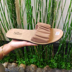 Sandal Selop Wanita Motif Kerut Flat SoL Karet Lentur Anti Licin