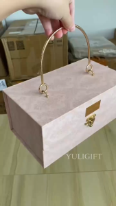 （现货Ready stock）精美手提礼盒+丝带 Exquisite gift box with ribbon