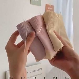 QXshop สวยพร้อมส่งมากจ้า กางเกงชั้นในสำหรับสาวๆ รุ่นนี้มีโบว์ติดน่ารักมาก มีให้เลือกหลายสี วัสดุที่ใช้มีคุณภาพ เนื้อผ้านุ่มนิ่มใส่สบายสุดๆ ใครสนใจรีบเลออ