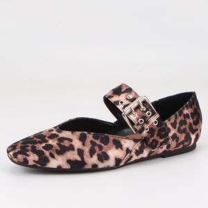 รองเท้าส้นแบนหน้าเหลี่ยมสไตล์ใหม่สำหรับผู้หญิง แฟชั่น ทรงบู๊ท สไตล์บู๊ทแบบลำลอง หัวเข็มขัด พื้นยาง สวมใส่สบาย