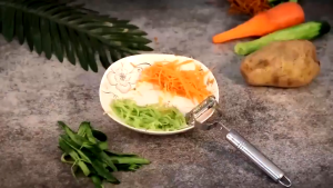 【COD】3PCS Stainless Steel Potato Cucumber Julienne Peeler Carrot Grater Feather Clip Fruit Peeler