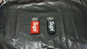 SUPREME Lighter Windproof Jet Flame Lighter Strong Blue Flame Classic Creative Pemetik Api Tajam Viral SUPREME Besi 创意打火机