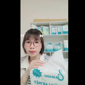 Khăn lau mặt dùng 1 lần spa dạng rút túi lớn 240 TỜ LIKADO kích thước (20x20cm)(1 túi)