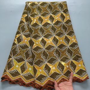 ผ้าลูกไม้ออร์แกนซ่าสีเหลืองอําพันทอง | เย็บปักถักร้อยเลื่อมเรขาคณิตและชายเสื้ออบเชย | ชุดเจ้าสาวและชุดราตรีสแกลลอป S4385