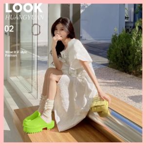 Wulove สินค้ามาใหม่: รองเท้าเสริมส้นแฟชั่นล้ำยุค รองเท้าหัวปิดเสริมส้นสุดคิ้วท์ ยาง EVA คุณภาพดี