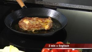 Skeppshult 25cm Round Grill Griddle Pan Cast Iron with Walnut Wood Handle Made in Sweden Suitable for All Hobs