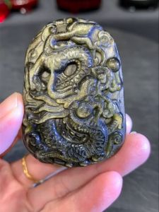 obsidian dragon gold shine pendant 高品料子雕刻💯天然金曜石🐲龙牌吊坠 前后双面全金光 龙戏珠🔮寓意吉祥、富贵、生活幸福 龙牌高: 5.5cm 宽: 4cm 厚度: 1cm 重: 43g 📍Johor Bahru 区可自行取货或邮寄服务