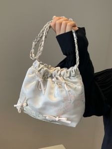 กระเป๋าสะพายข้างทรงถังแบบลำลองสำหรับผู้หญิงในช่วงฤดูร้อนปี 2025 กระเป๋าสะพายข้างแบบสะพายข้างแบบลำลองที่ทนทานและหลากหลายสไตล์