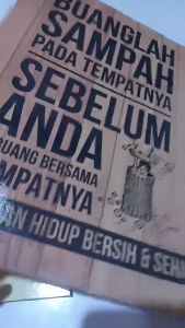 Poster Jagalah Kebersihan dan Kenyamanan Toilet Dekorasi Wallpaper Pajangan Hiasan Dinding Kayu MDF