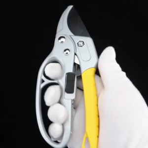 <𝙇𝒂𝙯𝑺𝙜𝑴𝙖𝒍𝙡> Sk5 Pruning Shears Garden Scissors Tree Cutter Plant Scissor