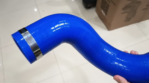 ท่ออินเตอร์ซิลิโคน Mazda BT50 Pro เครื่อง 2.2 / Ford Ranger T6 ปี 12 #UK01-13-246D เข็มขัด 2 อัน งานเทียบตรงรุ่น เกรด OEM