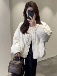 Shalldoer | Fashionable Warm Cotton Coat with Pleats and Round Neck