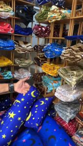 Sarung Bantal Resleting Motif Karakter Kartun Warna Pekat Katun Polymicro