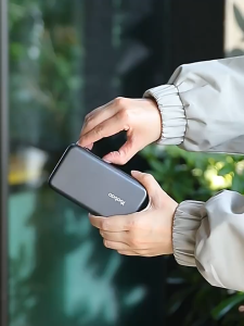 Yoobao LR10P Portable 10000mah Power Bank with Type-C Cable Silver Finish Digital Display 100% Charge Indicator.