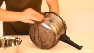 Magic Melamine Sponge: The Ultimate Carborundum Kitchen Sponge