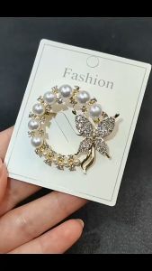 Trâm Cài Áo Ngọc Trai Hình Bướm Sang Trọng – Ghim Áo Pha Lê Lấp Lánh Tôn Vẻ Đẹp Thanh Lịch Nữ Tính